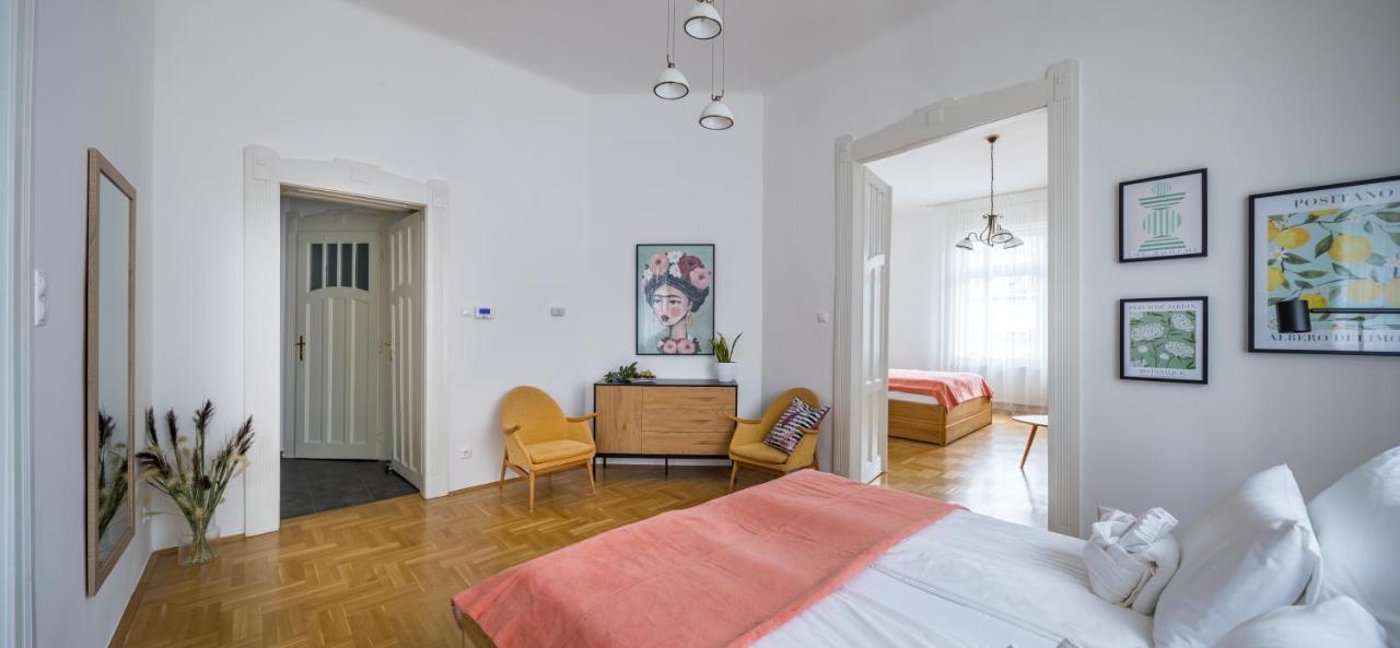 Captain Buda Apartment Budapest Luaran gambar
