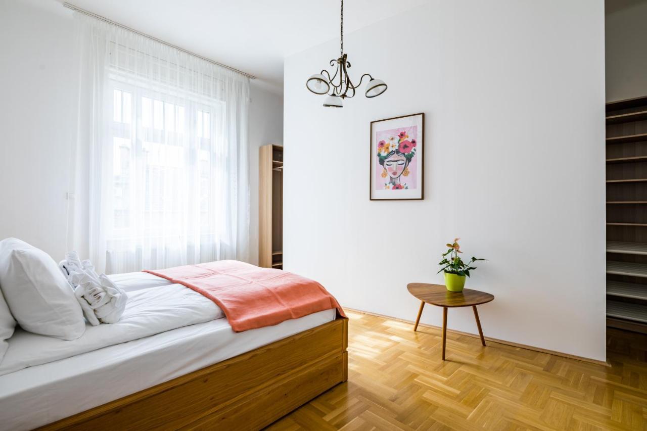 Captain Buda Apartment Budapest Luaran gambar