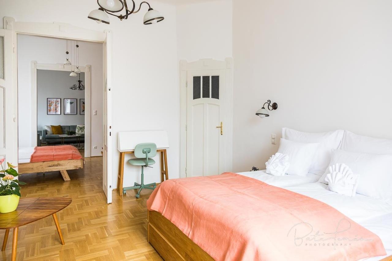 Captain Buda Apartment Budapest Luaran gambar