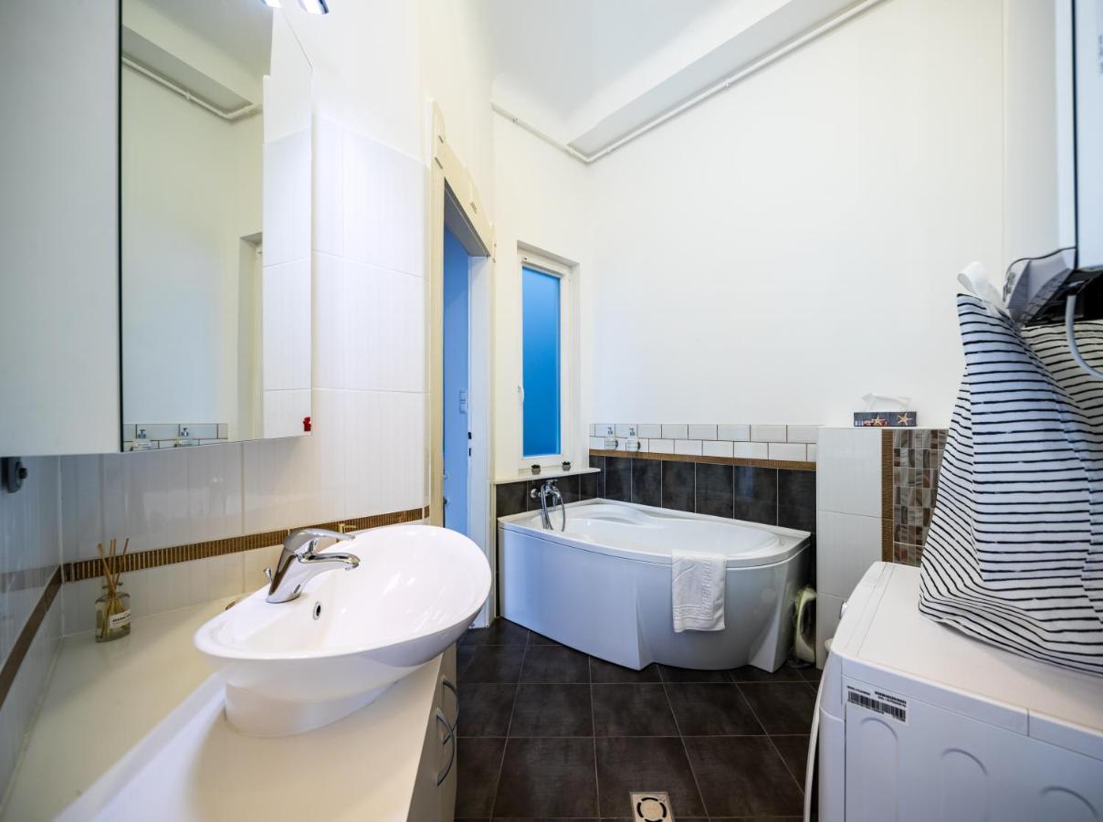 Captain Buda Apartment Budapest Luaran gambar