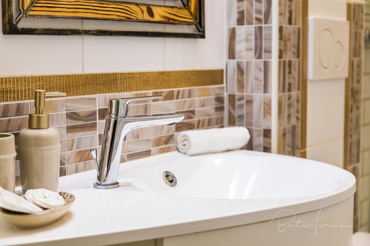 Captain Buda Apartment Budapest Luaran gambar